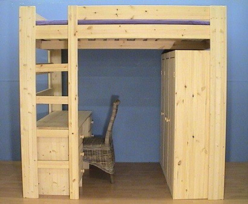 2pHOOGSLAPER+trap +buro en 3d.kast SHOWMODEL