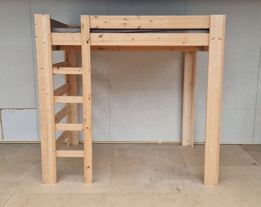 2p. HOOGSLAPER 140x200cm 200hoog SHOWMODEL